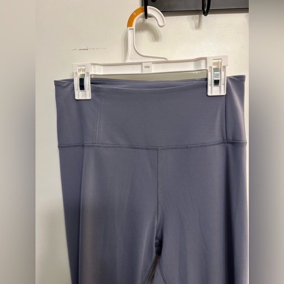 Girlfriend Collection Compressive 7/8 Leggings in Seaglass - Picture 6 of 10